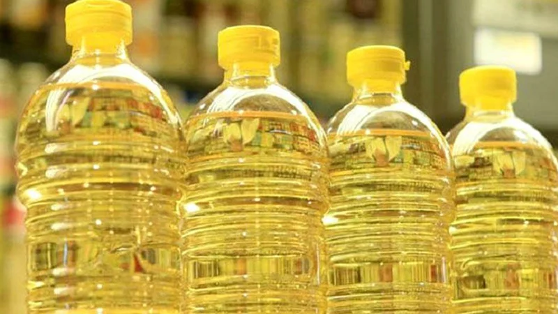 সয়াবিন তেলের দাম বাড়ল লিটারে ১৪ টাকা